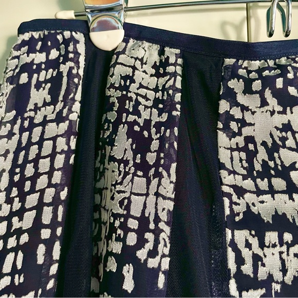 Nic + Zoe Burnout Squares Mixed Media Panel A-line Skirt Size 8 EUC - Picture 9 of 13